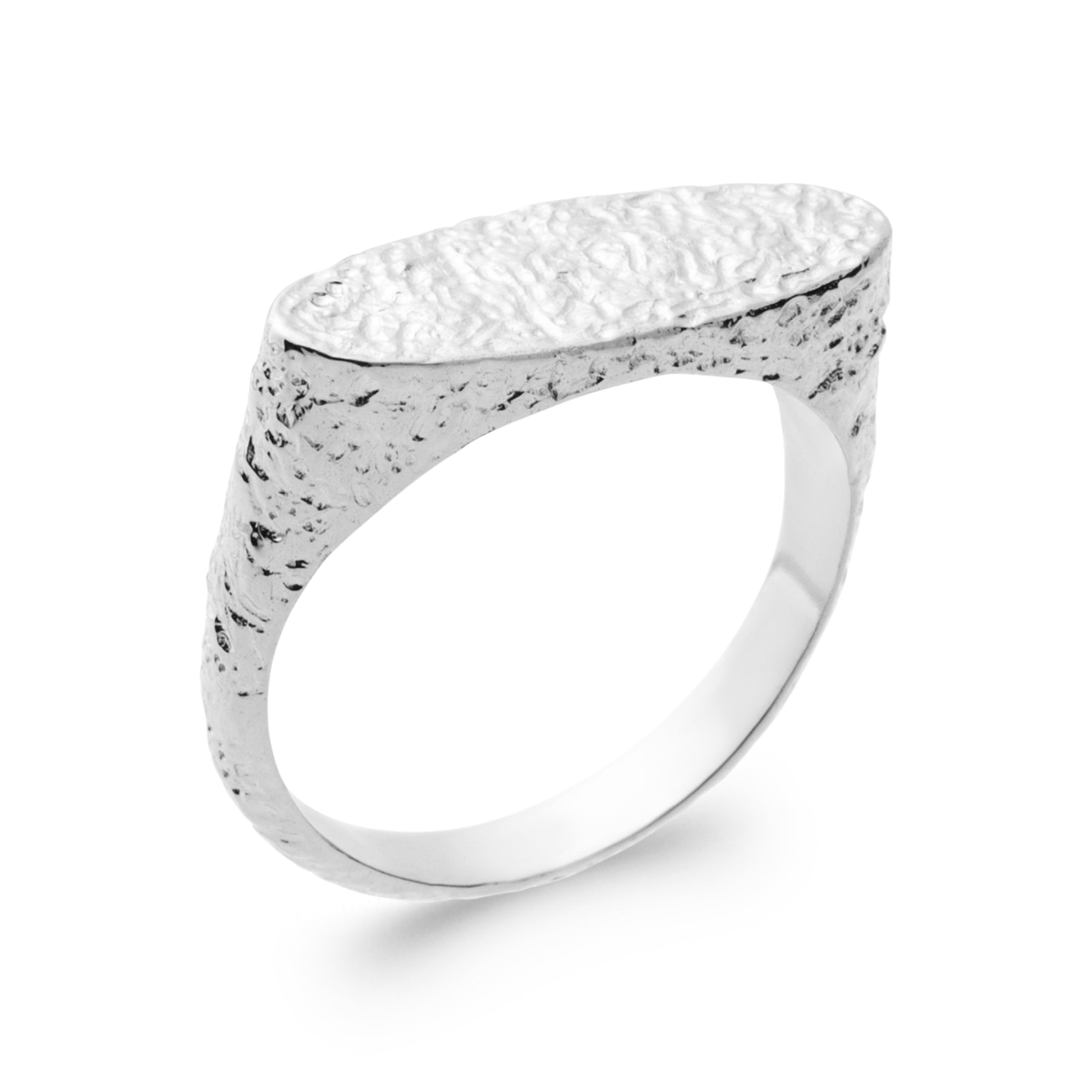 Lou - Bague martelée en Argent - Yasmeen Jewelry