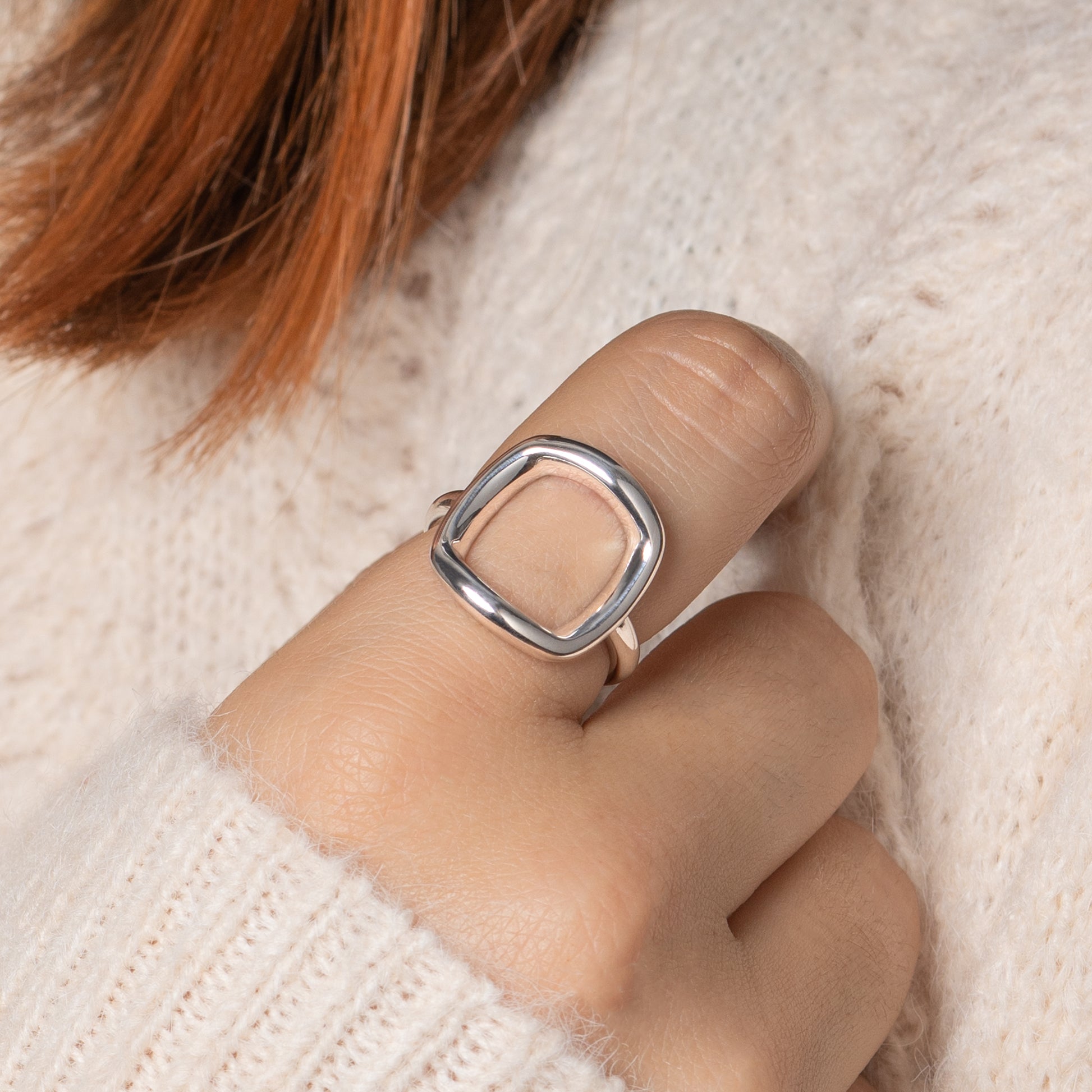 Céline - Bague carrée en Argent - Yasmeen Jewelry