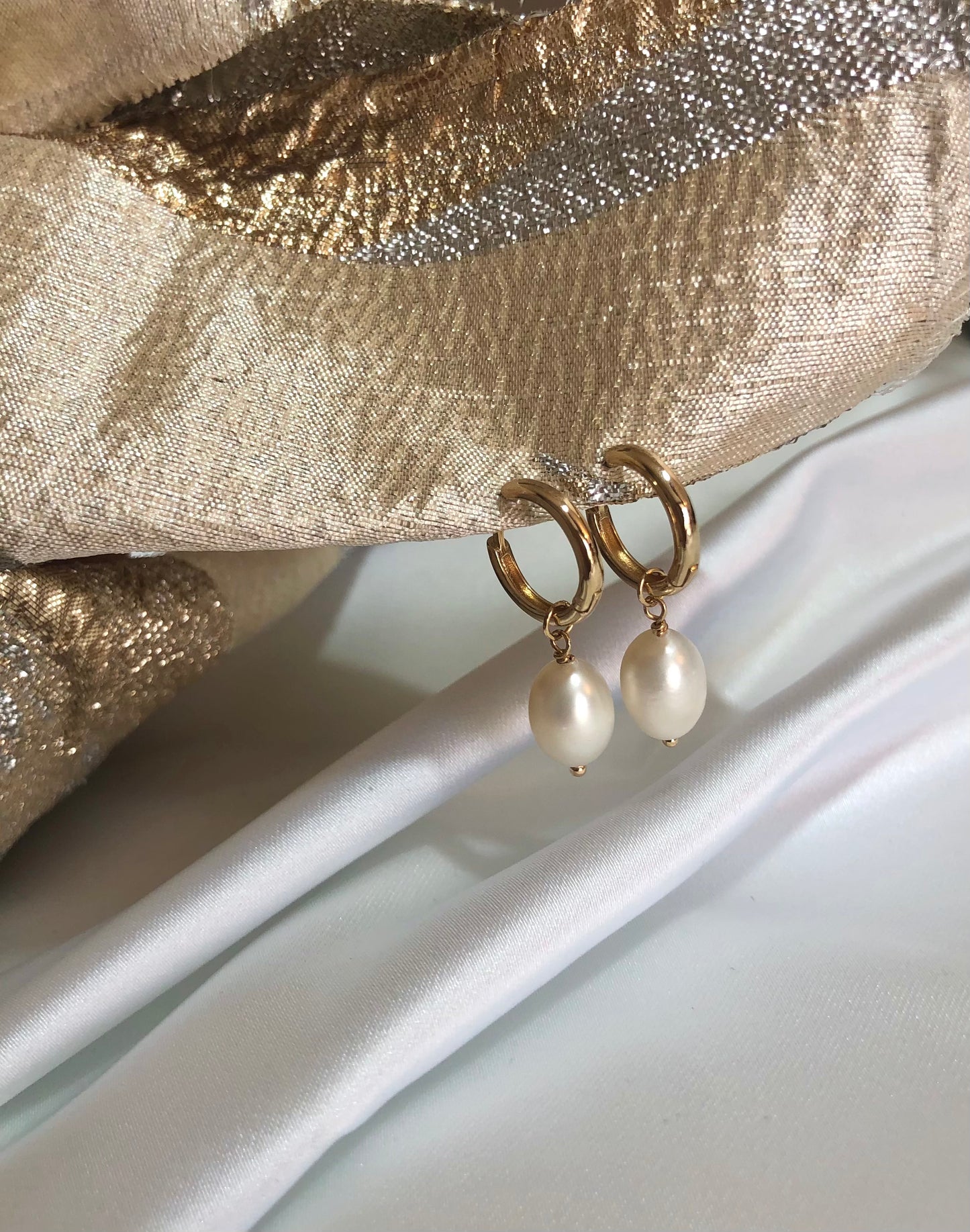 Eeva - Boucles d'oreilles en Plaqué Or et Perle de Culture - Yasmeen Jewelry